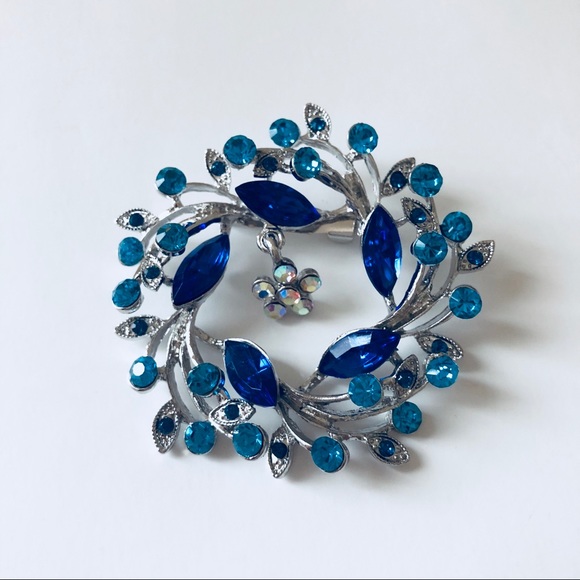 Rhinestone Brooch Pin in Blue. - Picture 4 of 7